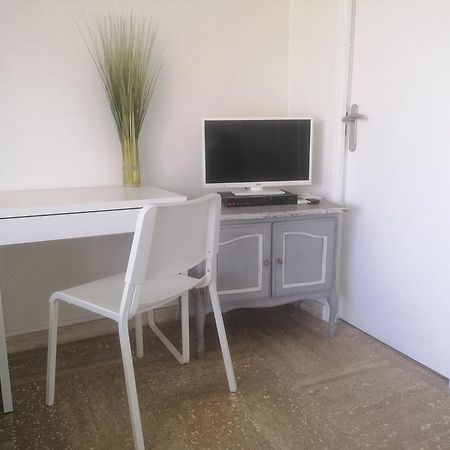 Residence L'Emilia Йер Экстерьер фото